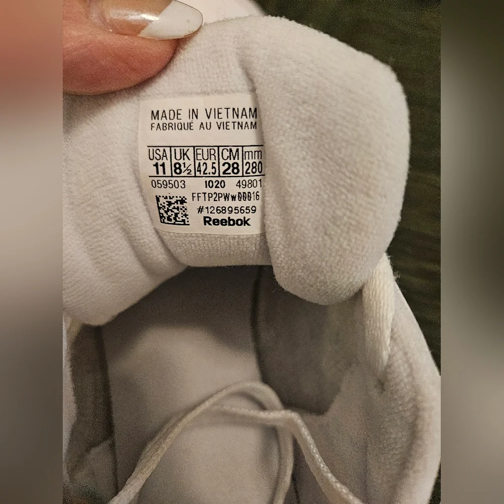 NIB Classic Reebok kicks! - Picture 4 of 5